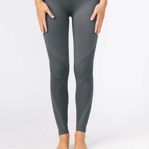 ZYIA Gray Grid Performance Hi-Rise 7/8 24"